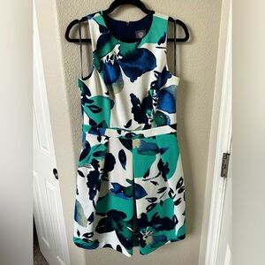 Vince Camuto Floral Dress WITH POCKETS!